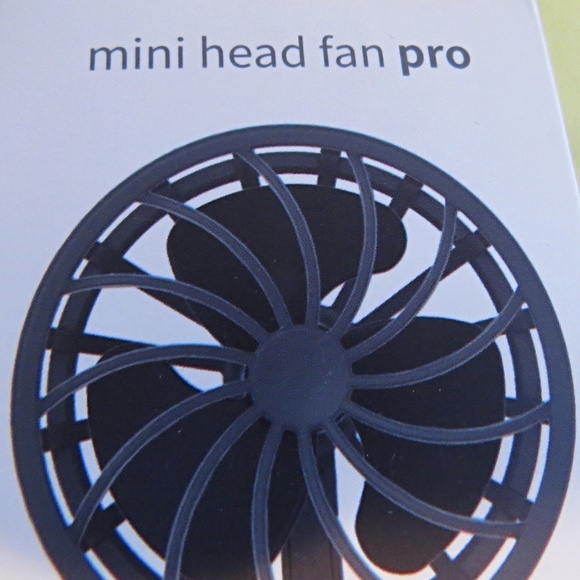 NEW Mini Hand Held USB Fan - Picture 2 of 3